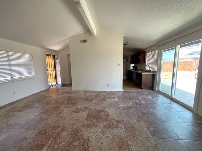 Photo - Priced to Rent Fast!!