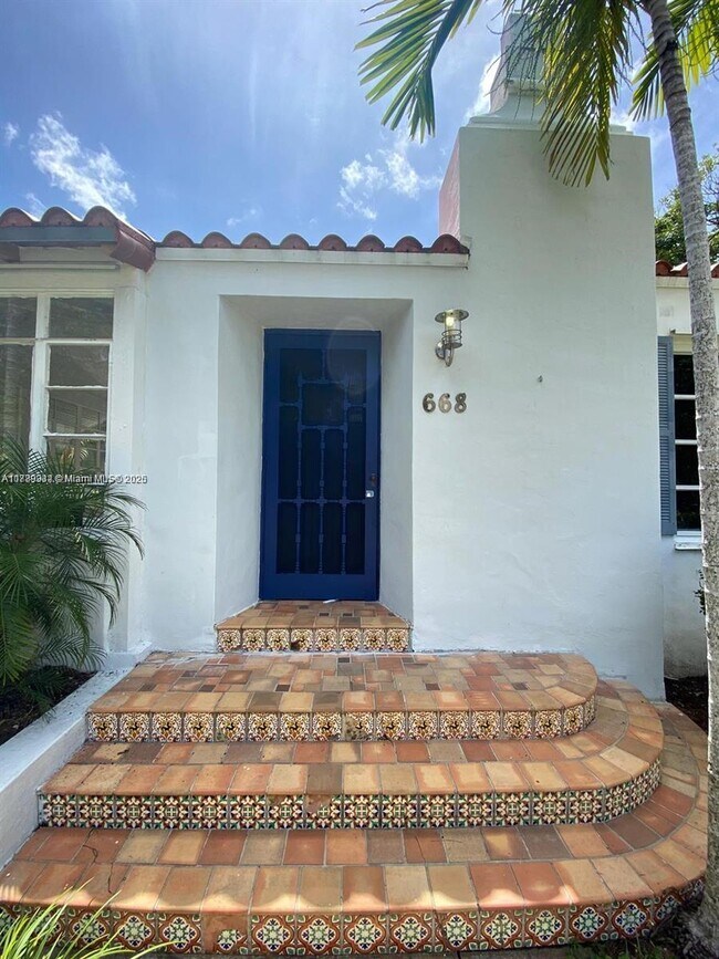 Photo - 668 NE 72nd Ter