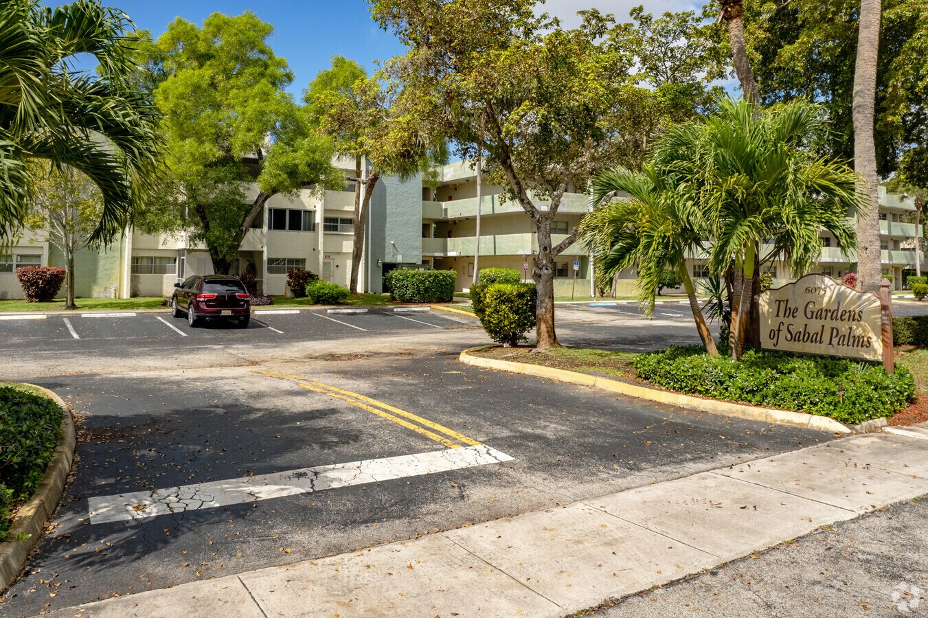5155 - 6085 E Sabal Palm Blvd - The Gardens of Sabal