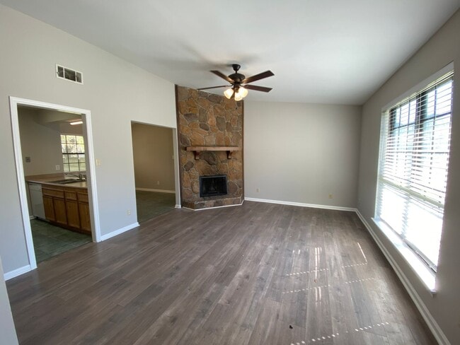 Photo - 4 bedroom 2 bath in Village Green