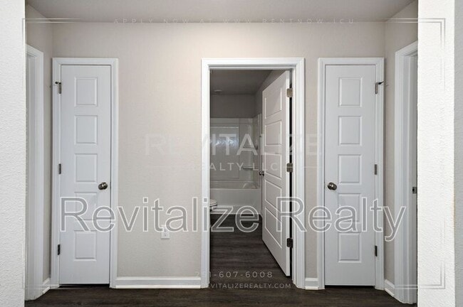 8072 Irwin Loop