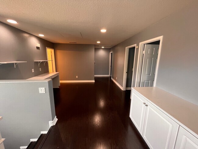 Photo - 1579 E Washington Ave