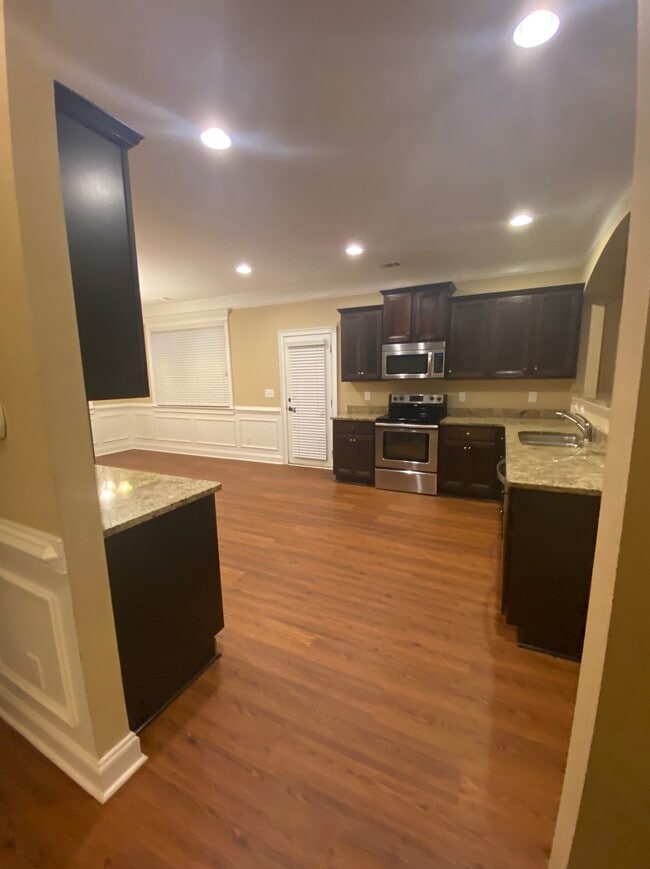 Photo - 319 Haywood Dr