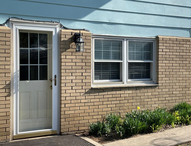 Building Photo - 6030 NY-23 Unit SS103 Rental