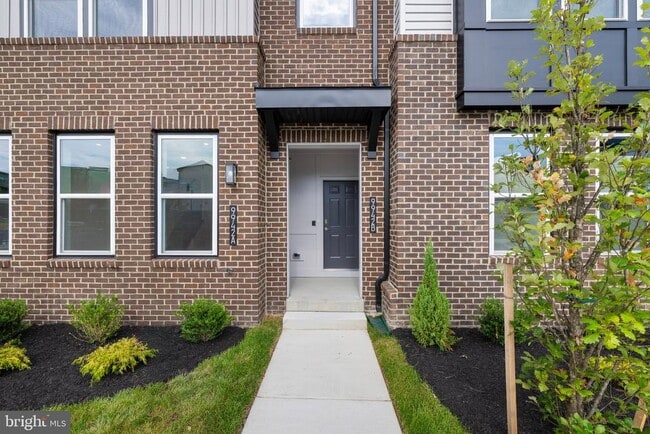 9942 -A Count Fleet Cres