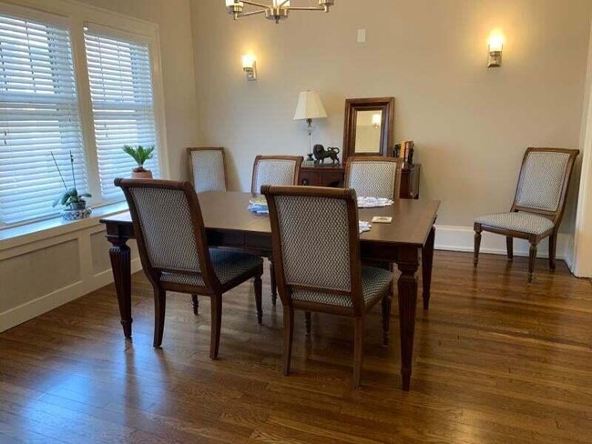 Photo - 2907 E Hampshire Ave