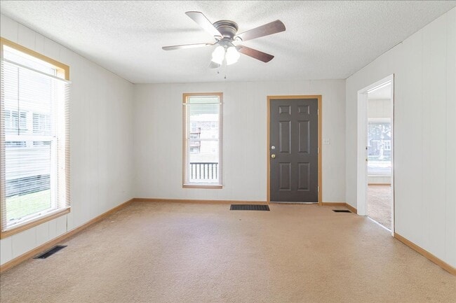 Photo - short term lease available