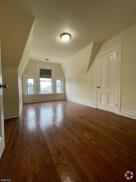 Building Photo - 133 Seymour Ave Unit 3 Rental