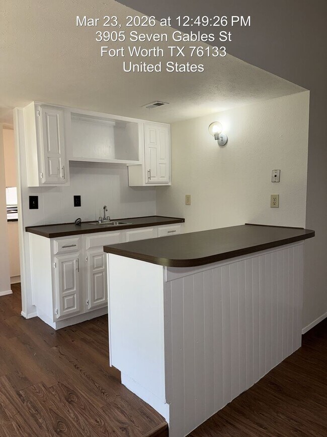 Photo - 3905 7 Gables St