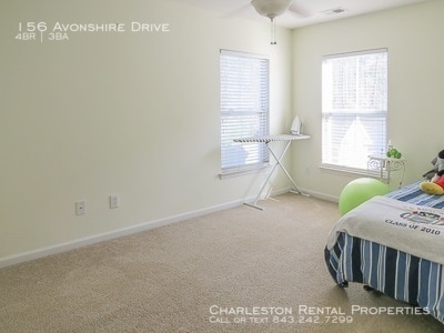 Photo - 156 Avonshire Dr