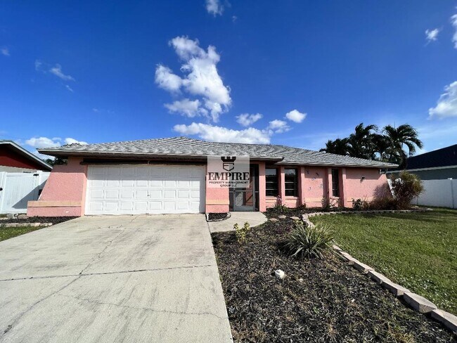 Cozy Cape Coral Pool Home – 3 Beds, 2 Bath... - Cozy Cape Coral Pool Home – 3 Beds, 2 Bath...