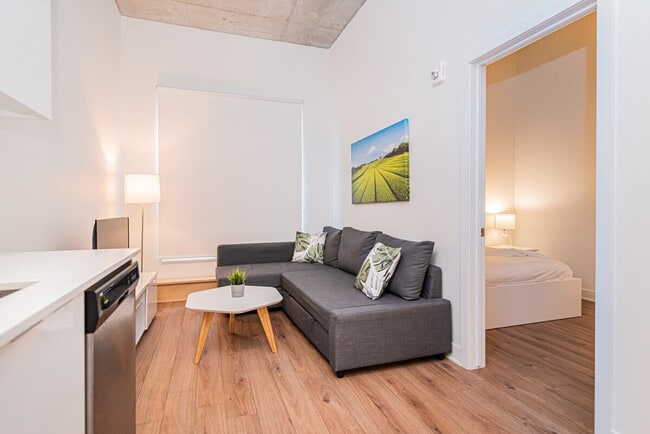 Building Photo - 1640 Rue Berri Unit ID1263260P