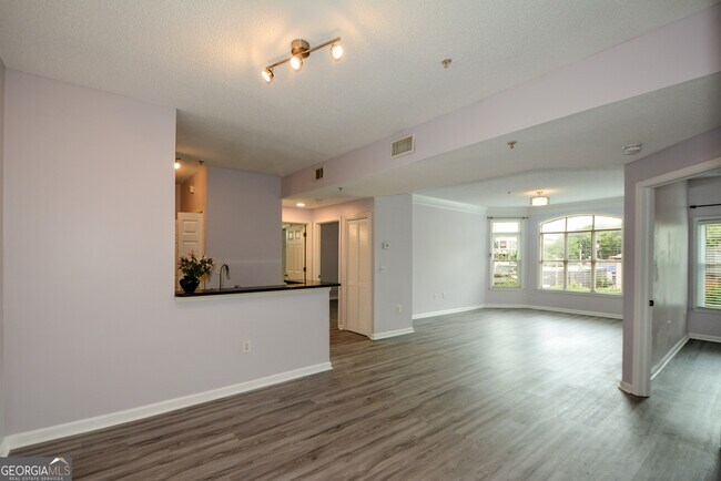 Photo - 955 Juniper St NE