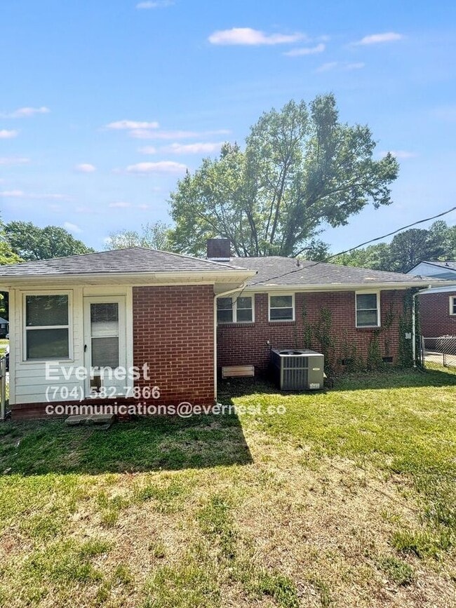 Photo - 3308 Credenza Rd House
