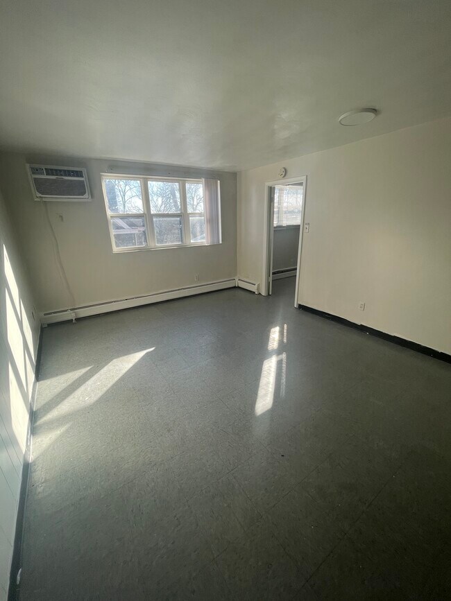 Photo - 947 Grand Ave