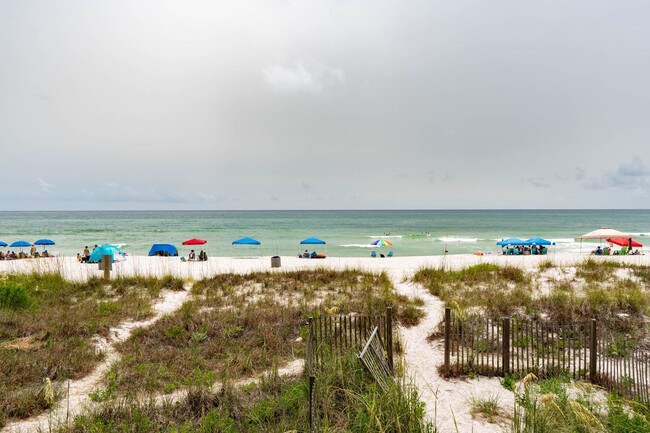 Stunning Beachfront 3-Bedroom Townhome! - Stunning Beachfront 3-Bedroom Townhome!