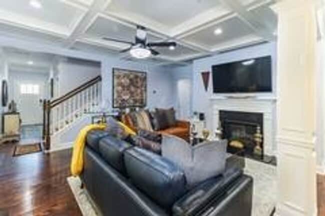 Photo - 1547 Paxton Dr SW