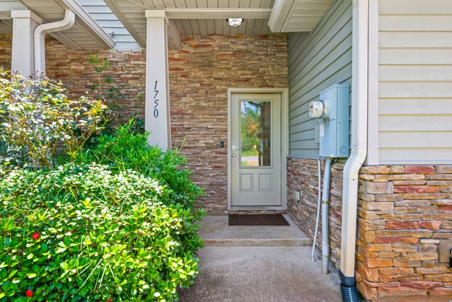 Photo - 4 Bed Navarre Townhome in Pool Community