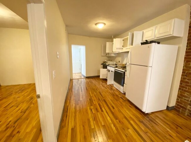 Building Photo - 840 Huntington Ave Unit 2 Rental