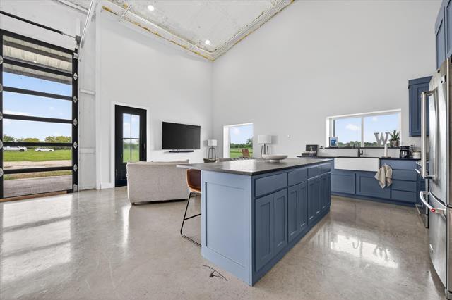 Photo - 9082 Wolf Run