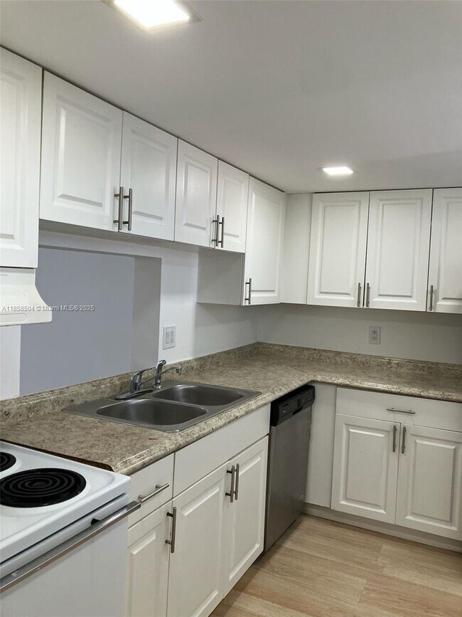 Photo - 2800 NW 56th Ave Unit H405