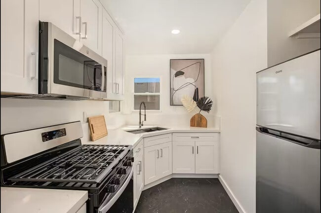Building Photo - 4461 42nd St Rental