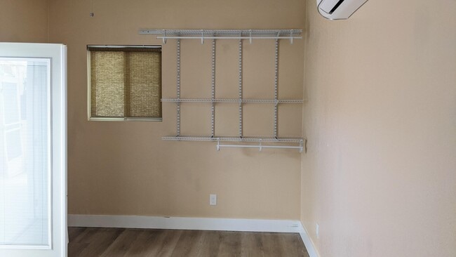 Photo - Menlo Studio Unit 1