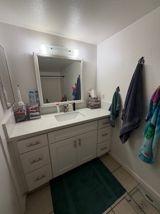 Photo - 125 S Cypress St Unit Apt B