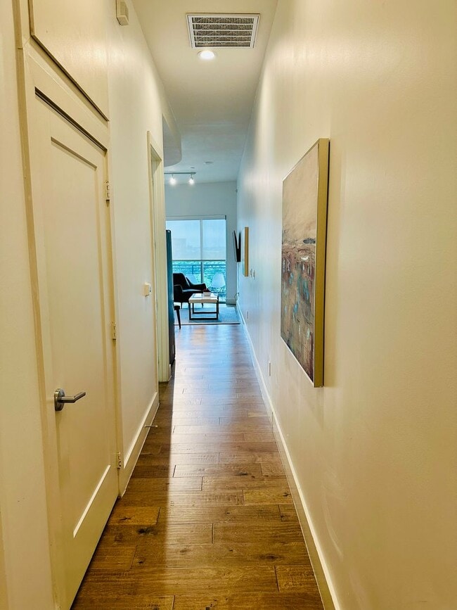 Photo - Modern 1 Bedroom in The Cedars Unit 317