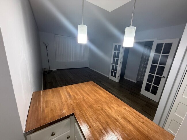 Photo - 3930 N Pine Grove Ave Unit 608