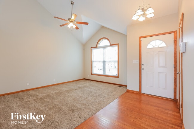 Photo - 912 E Madelyn Dr