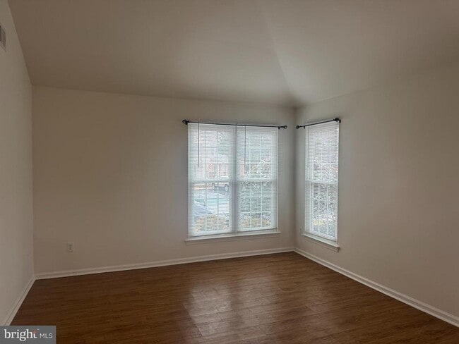 Building Photo - 408 Beacon Hill Dr