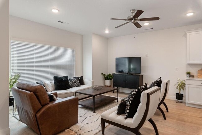 Photo - Desert Color Townhome 4-Bedrooms!