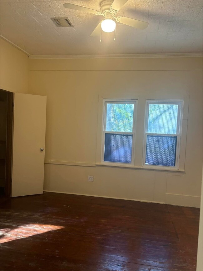 Photo - 121 St Landry St