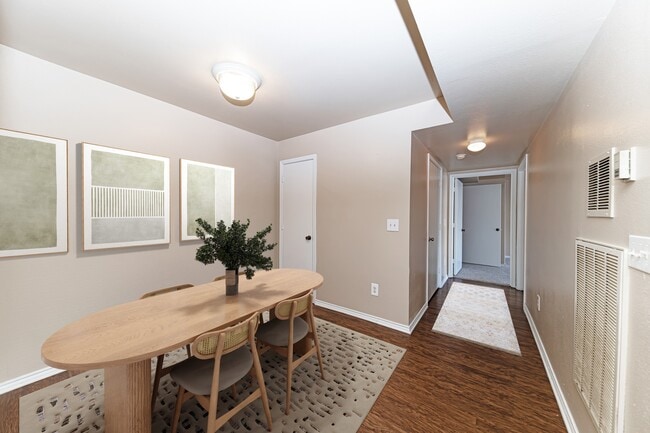 Building Photo - Cobblestone Corners