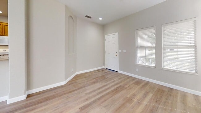 Photo - 3855 Saintsbury Dr