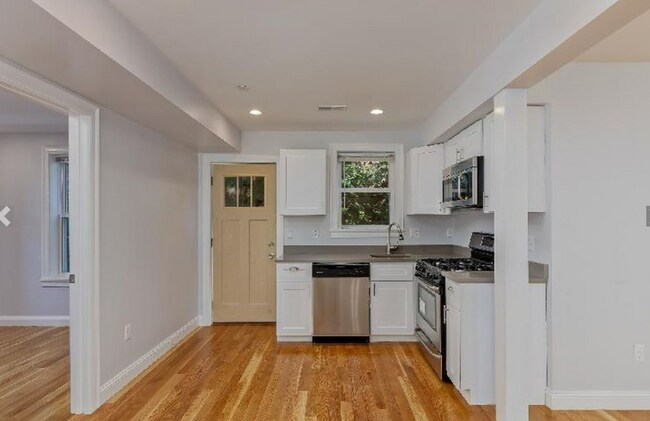 Photo - 719 Parker St Unit 2