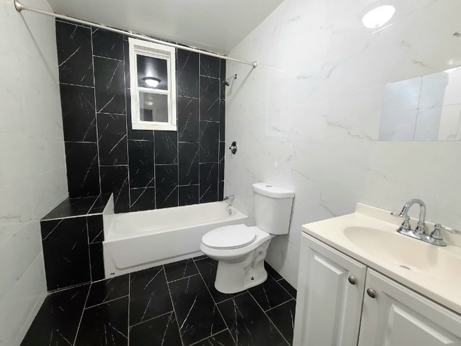 Photo - 1258 Anna St Unit 1