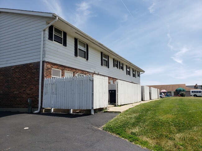 Photo - 328 Lilac Ln Townhome