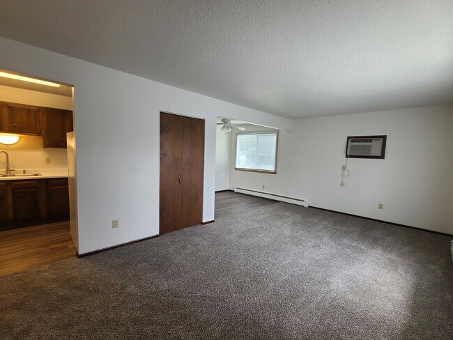 Photo - 643 2nd Ave E Unidad 2 Bedroom