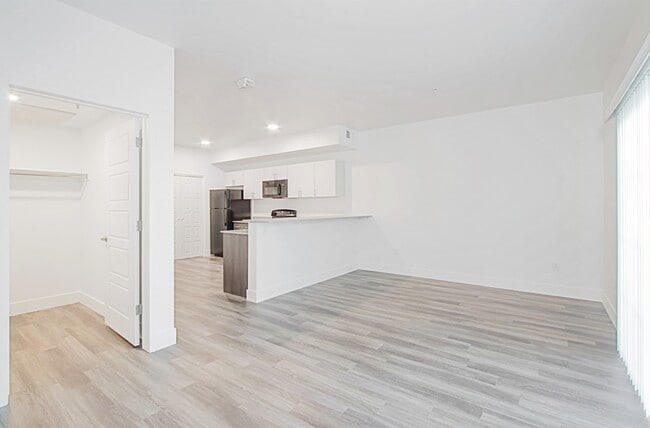 Photo - 2051 Apartments