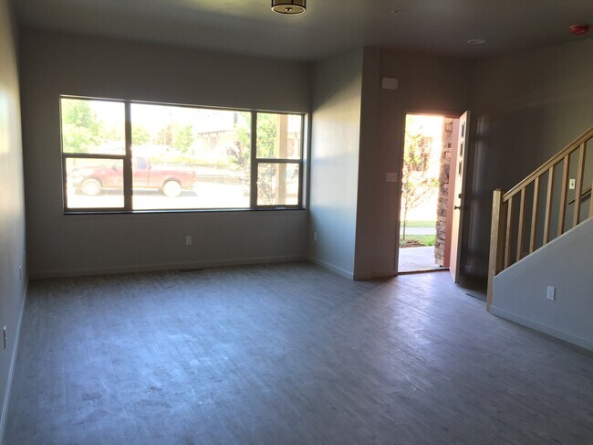 Photo - 255 Confluence Ave