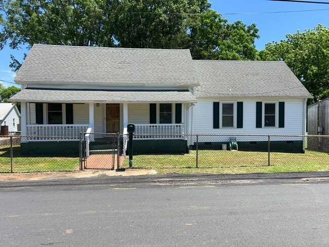 Photo - 11 Finley St House