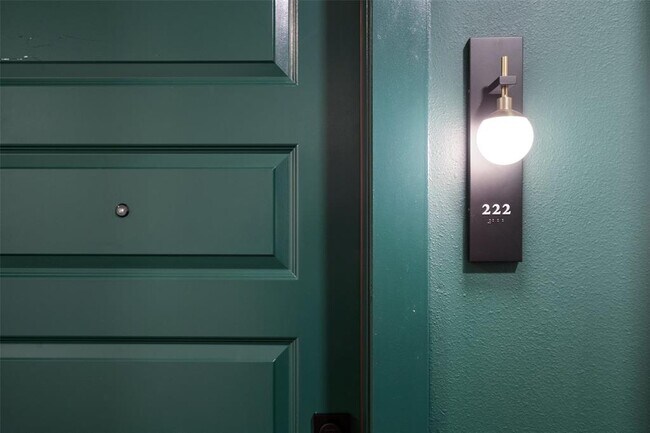 Photo - 2500 Longview St Unidad 222