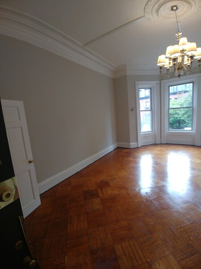 Photo - 307 Beacon St