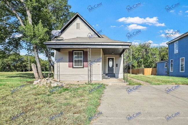 Photo - 419 N Grand Ave