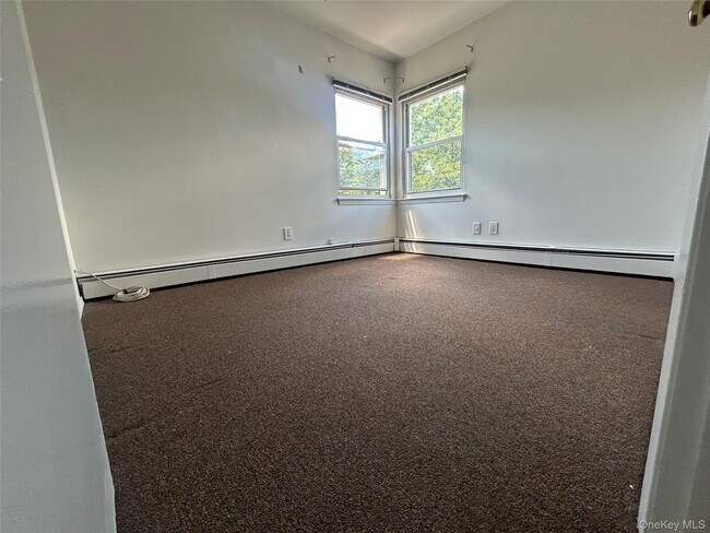 Photo - 77-24 252nd St Unit 2nd Floor