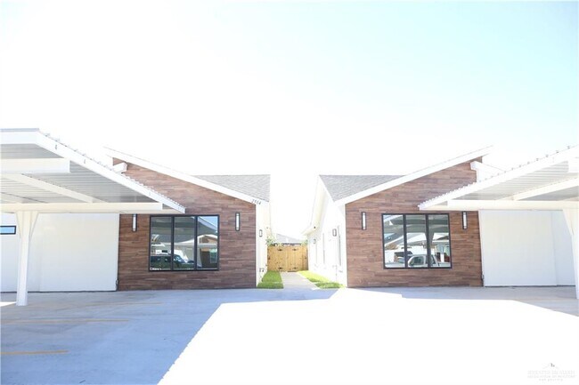 Building Photo - 12 San Andres Unit 1