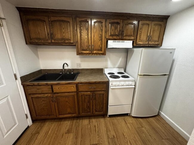 Photo - 103 E Central Ave