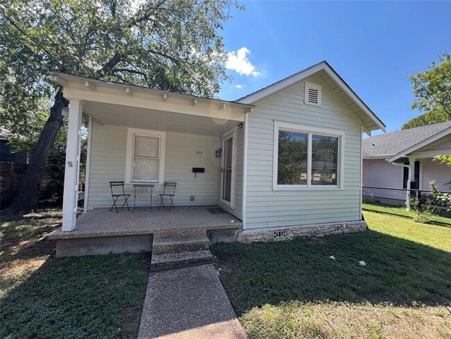 Photo - 307 E 38th St Casa